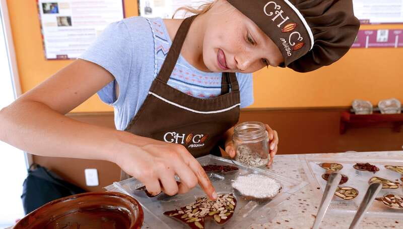 Puerto Vallarta: Bean to Bar Chocolate Workshop - Making molded chocolates with your own toppings