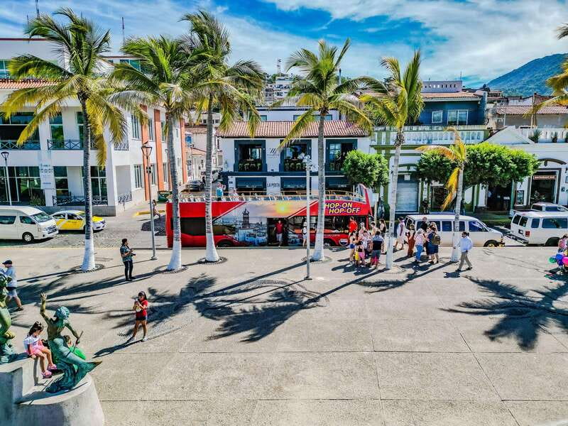 Puerto Vallarta: Hop-On-Hop-Off City Bus Tour - What the guides add to the ride