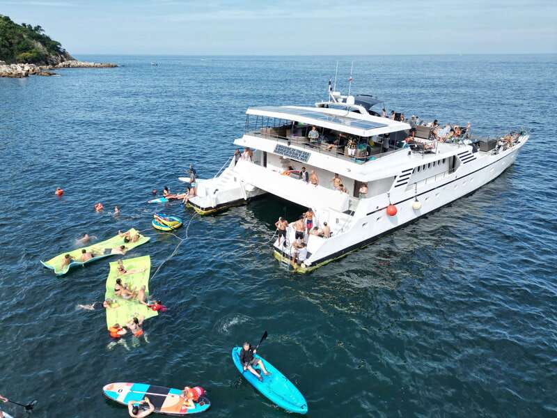 Puerto Vallarta: Yelapa Mega Yacht Cruise - Food, Drinks, and the Chica Locca Service