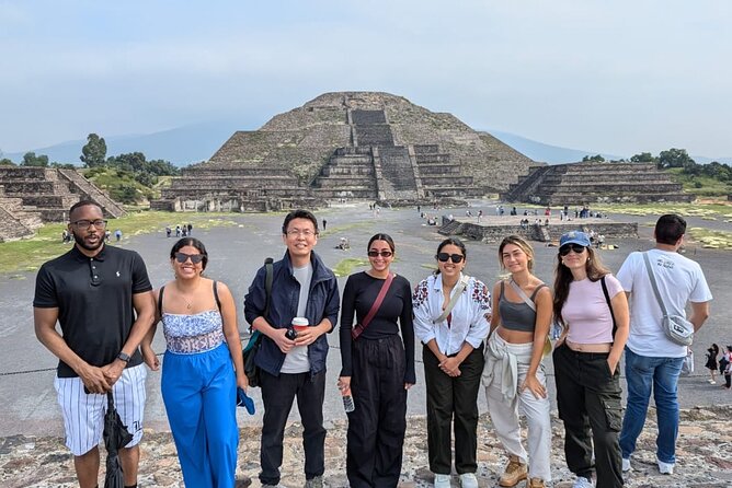 Pyramids of Teotihuacan without traps for tourists morning or afternoon - Why the early morning matters at Teotihuacan