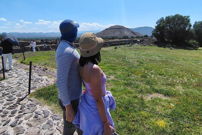 Pyramids of Teotihuacan without traps for tourists morning or afternoon - Group size, guide quality, and the human side of the visit