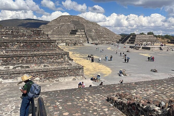 Pyramids of Teotihuacan without traps for tourists morning or afternoon - Temple of Quetzalcoatl and the first major stop