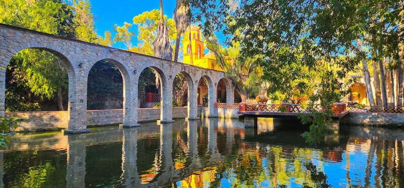 Querétaro: Haciendas, Vineyards, and Magical Towns Day Trip - Vinos del Marques and the first three glasses