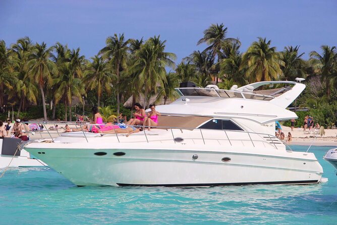 Rent a Private 46ft Yacht in Cancun - Reaching Isla Mujeres and Playa Norte