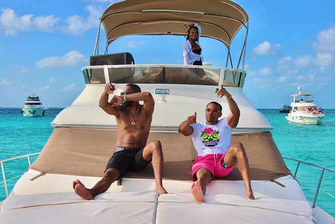 Rent a Private 46ft Yacht in Cancun - Sunset Marina and the first minutes aboard
