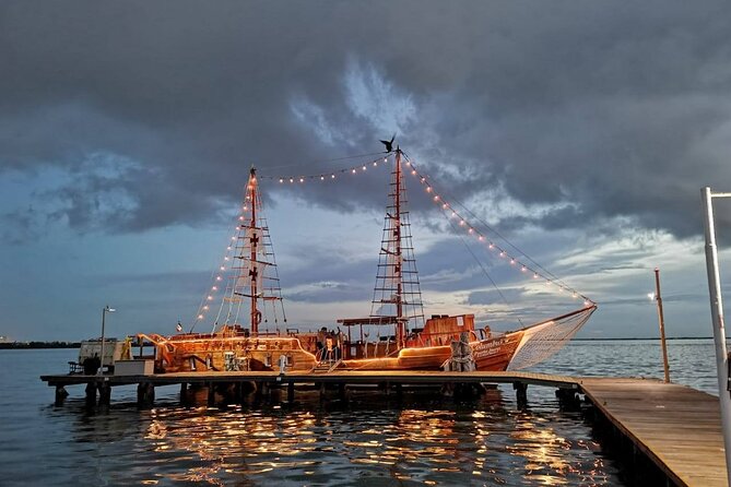 Romantic Sunset Dinner Cruising Experience - A Sunset Cruise Built Around Atmosphere