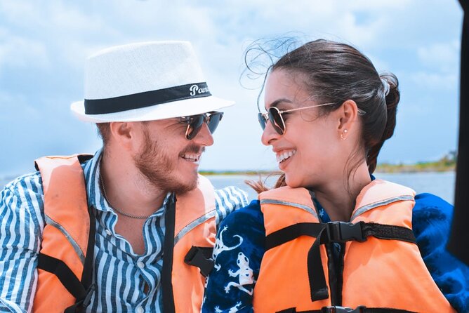 Sailing Tour through the Laguna de los Siete Colores - The sunscreen rule is a serious planning detail