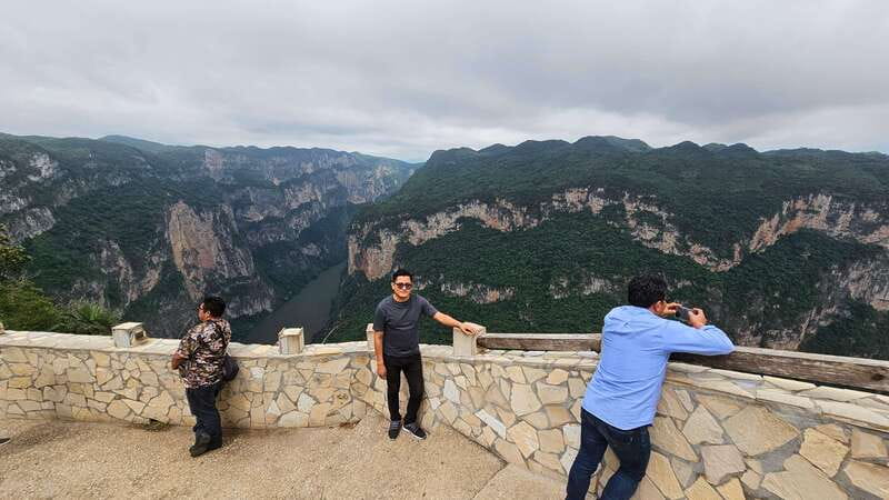 San Cristobal: Sumidero Canyon, Chiapa de Corzo, & Miradores - The first canyon viewpoint from above