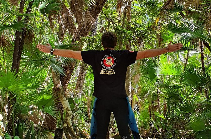 Scuba Diving in Cenote Dos Ojos from Playa del Carmen - What the guide quality means underwater
