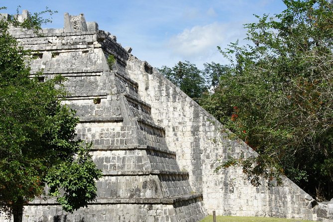Semi-Private Chichen Itza, Cenote Ik Kil and Valladolid Tour - The guided format: useful context, limited independence