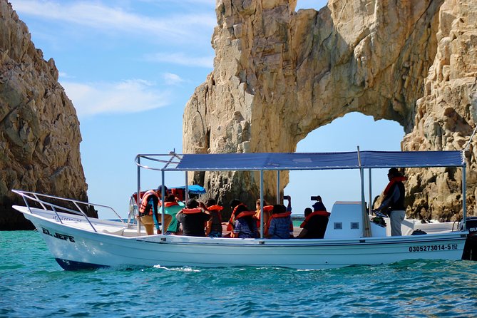 Shared ride to the arch of Cabo San Lucas - From D Dock to the open water