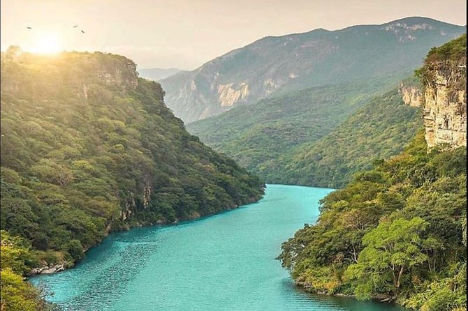 Sumidero Canyon, Miradores del Cañón and Pueblo Chiapa de Corzo. - Chiapa de Corzo gives the day a local finish