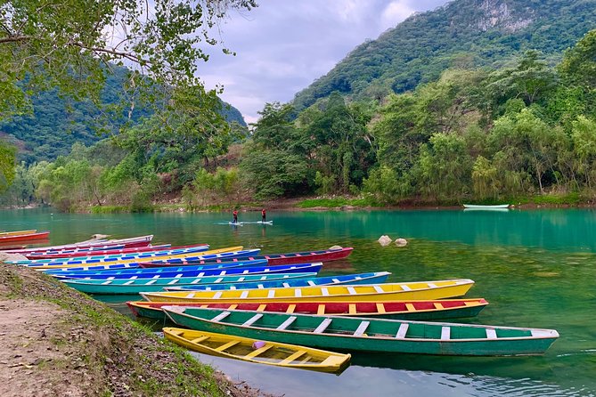 Tamul waterfall and water cave on a wooden canoe - Why this river trip is worth your day