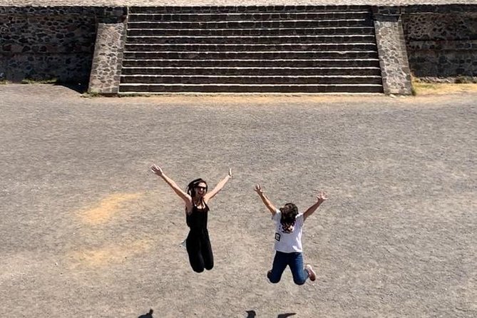 Teotihuacan Early Morning Tour: Avoid Crowds, & Expert Guide - The value of the guides