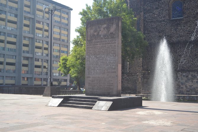 Teotihuacan & Guadalupe Shrine + Xochimilco, Coyoacán & Frida Kahlo Combo Tour - Day two: UNAM and the murals