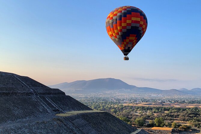 Teotihuacan Hot Air Balloon Flight from Mexico City / Volare - The Mexican breakfast and mariachi finish