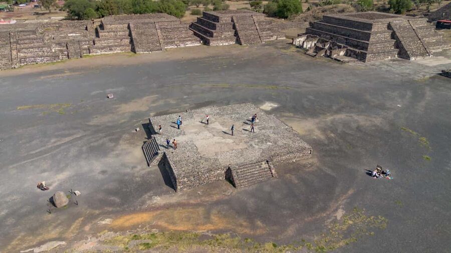 Teotihuacan Pyramids: Guided Tour with Entry Ticket Included - Facing the Pyramid of the Sun