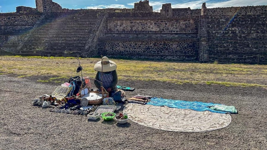 Teotihuacan Pyramids: Guided Tour with Entry Ticket Included - Walking the Avenue of the Dead