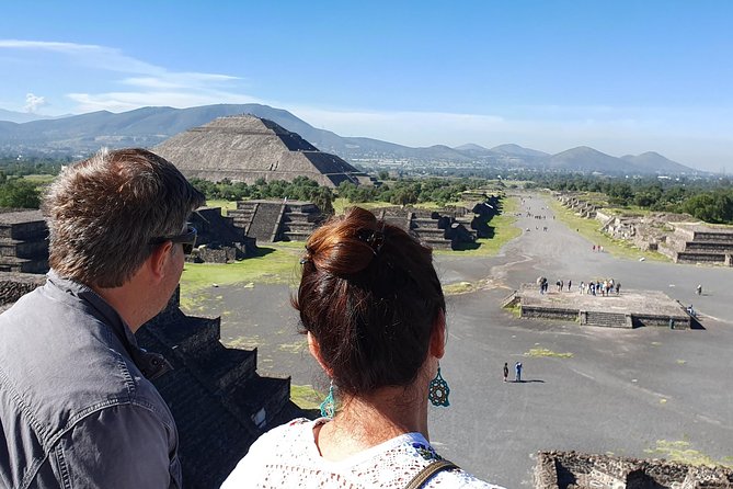 Teotihuacan pyramids morning or afternoon without tourist traps - How the guides shape the day