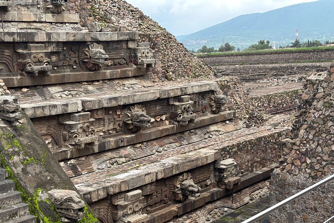 Teotihuacan without obligatory stops. No shops or restaurants. - The Sun and Moon pyramids
