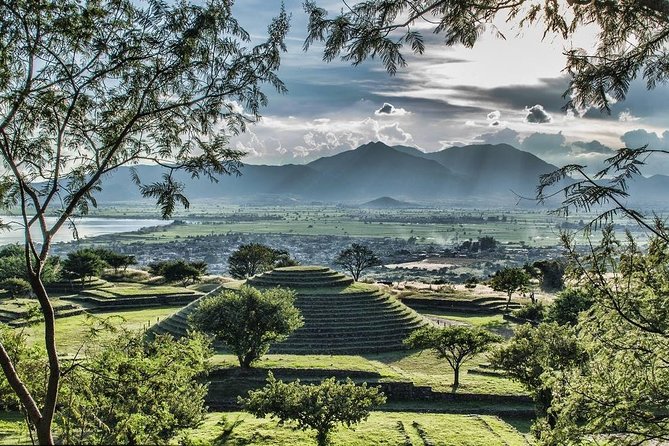 The Fire TOUR - Pyramids, Volcanoes, Agaves & Tequila - The drive through Jalisco’s blue agave country
