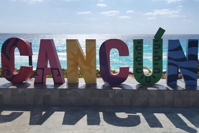 Transfer from Cancun airport to Cancun hotel zone 1 to 8 people - Vehicle comfort and group size