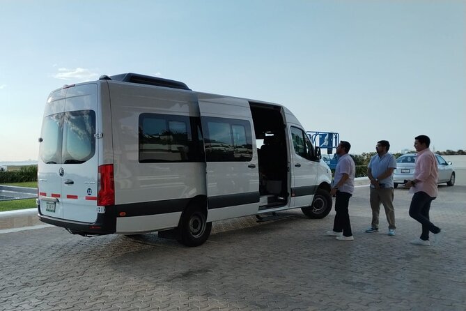Transfer from Cancun airport to Cancun hotel zone 1 to 8 people - Who should book this Cancun transfer?