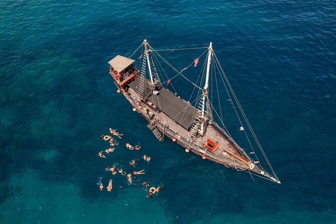 Treasure Hunt Snorkeling Lunch Cruise from Cabo San Lucas - The Arch and Cabo’s famous rock scenery