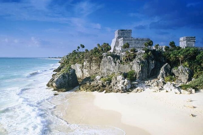 Tulum Express - Walking into Tulum’s walled city