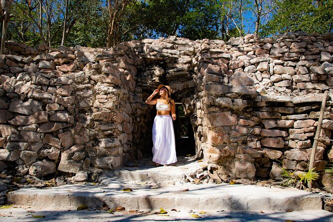 Tulum Guided Tour, Magical Cenote, Lagoon Snorkeling and Beachside Lunch - Tulum ruins: beautiful setting, brisk sightseeing