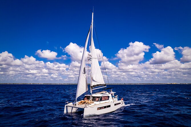 Tulum: Luxury Sail & Snorkel – All Inclusive 34' Catamaran - Snorkeling in a calm, shallow area