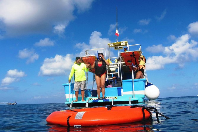VIP Private Glass Bottom Boat and Snorkeling, 3 Reefs in Cozumel - A private outing with a practical crew