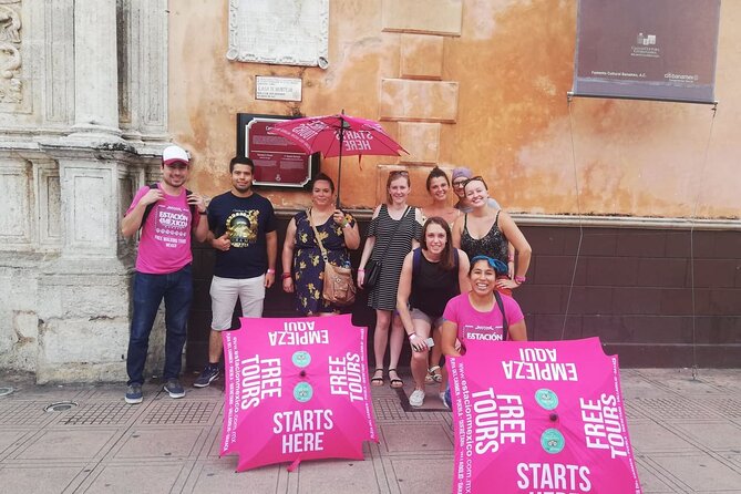 Walking Tour Across the Historic Center in Merida - Palacio de Gobierno and the murals