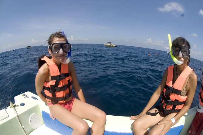 Whale Sharks Small-Group Tour in Cancun and Riviera Maya - Guides, safety, and the group atmosphere
