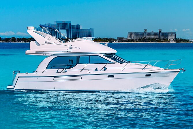 Yacht Meridian 40FT Best Private Rental in Cancun - Playa Norte and time on the island