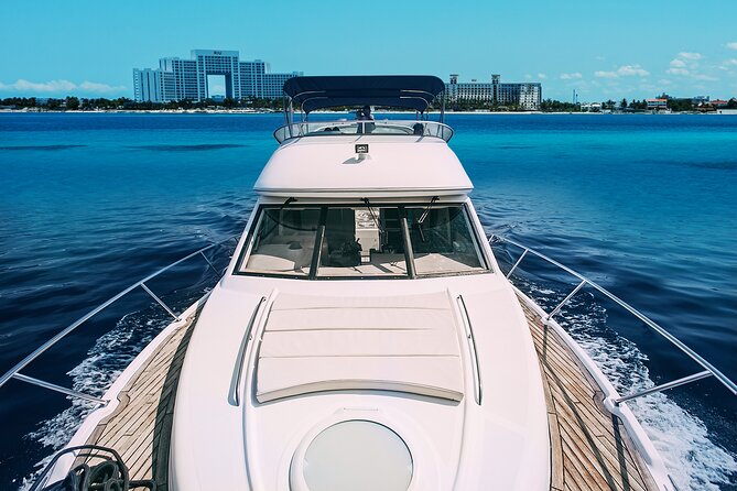 Yacht Meridian 40FT Best Private Rental in Cancun - What the crew and onboard extras add
